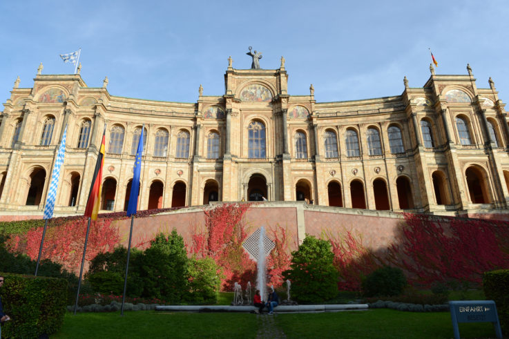 Maximilianeum Westfassade